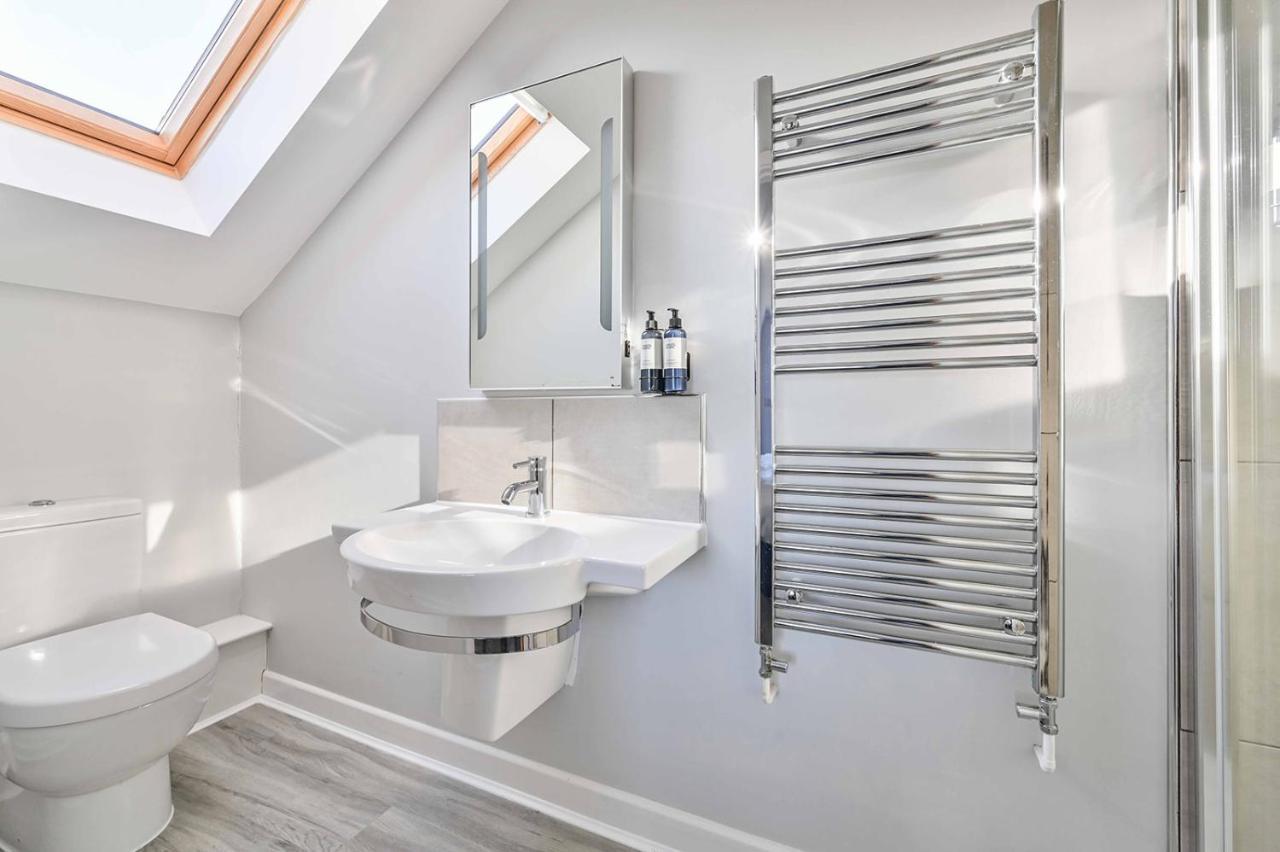 Snug House, Sleeps 12 With Hot Tub On Retallack Resort St Columb Major Buitenkant foto