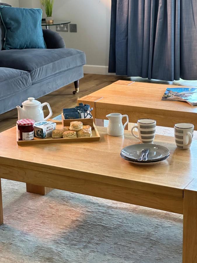 Snug House, Sleeps 12 With Hot Tub On Retallack Resort St Columb Major Buitenkant foto